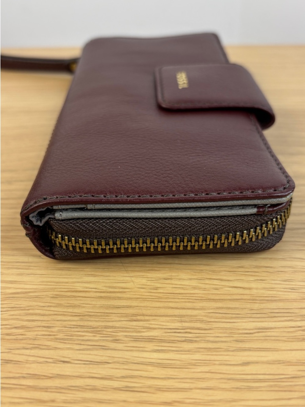 Fossil Madison Tab Clutch Zip Around Wallet in Burgundy Leather - Picture 7 of 12